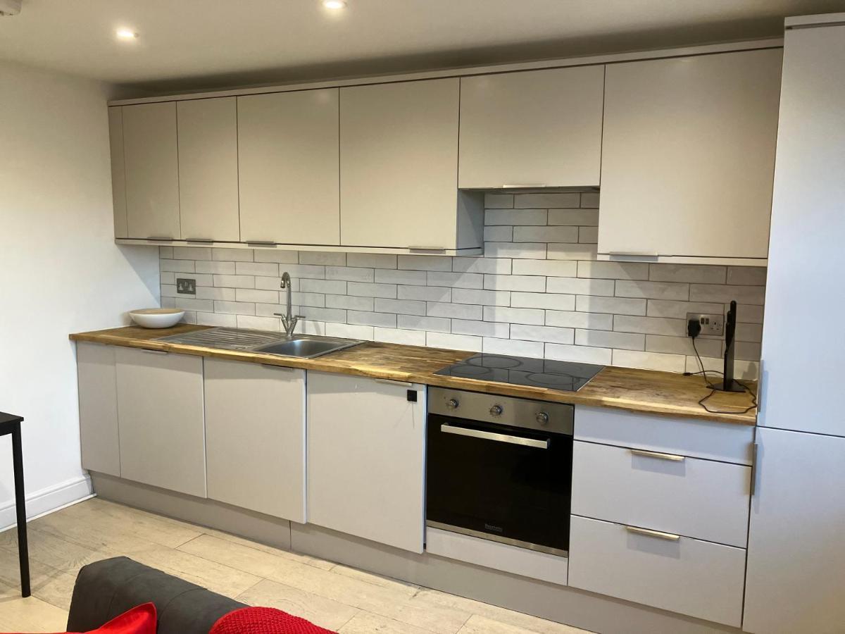 Apartamento Magnificent Refurbished 1 Bed Flat Few Steps To High St ! - 4 East House Epsom Exterior foto