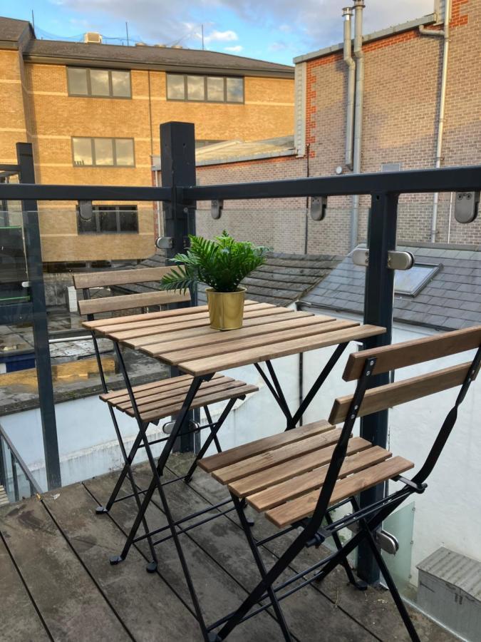 Apartamento Magnificent Refurbished 1 Bed Flat Few Steps To High St ! - 4 East House Epsom Exterior foto